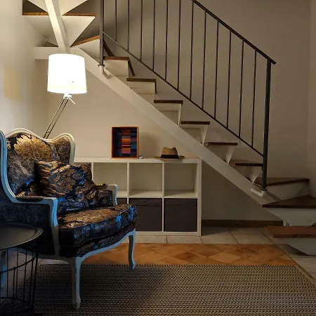 La Tana Apartment *